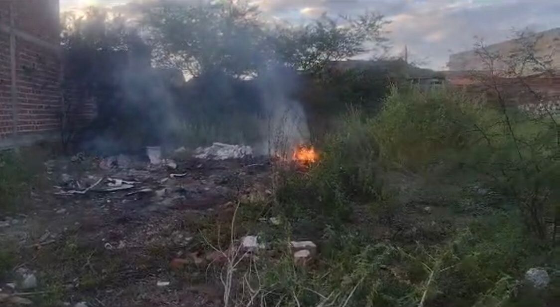 Morador da Rua Maria Augusta Limeira, no Monte Castelo, denuncia incêndios recorrentes na localidade. VÍDEO