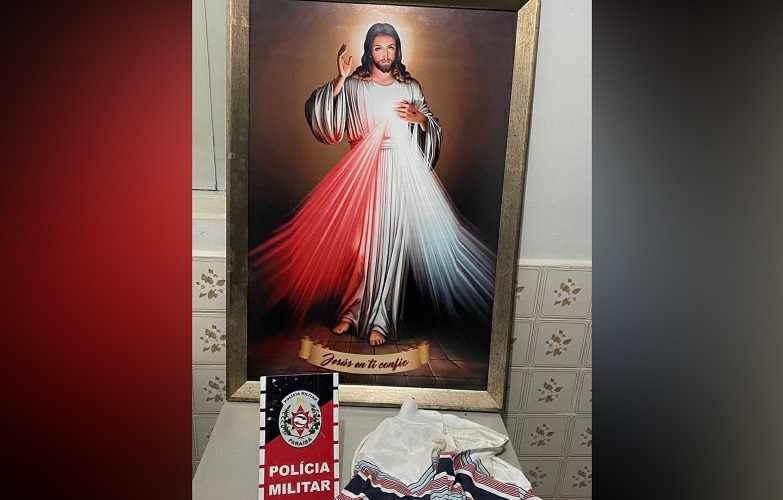 Homem é preso após furtar imagem de Jesus Cristo de dentro de residência, em Pombal