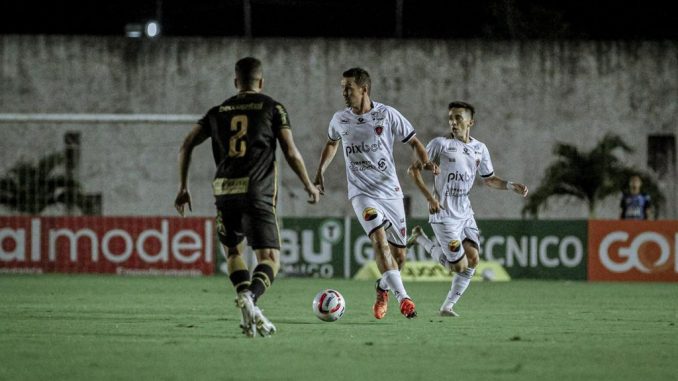 Botafogo-PB enfrenta o Figueirense para tentar manter invencibilidade