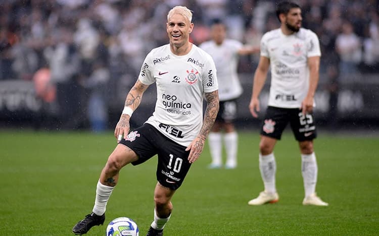 Róger Guedes desencanta contra o Fluminense, Corinthians vence pela primeira vez com Luxemburgo e sai do Z4 do Brasileirão