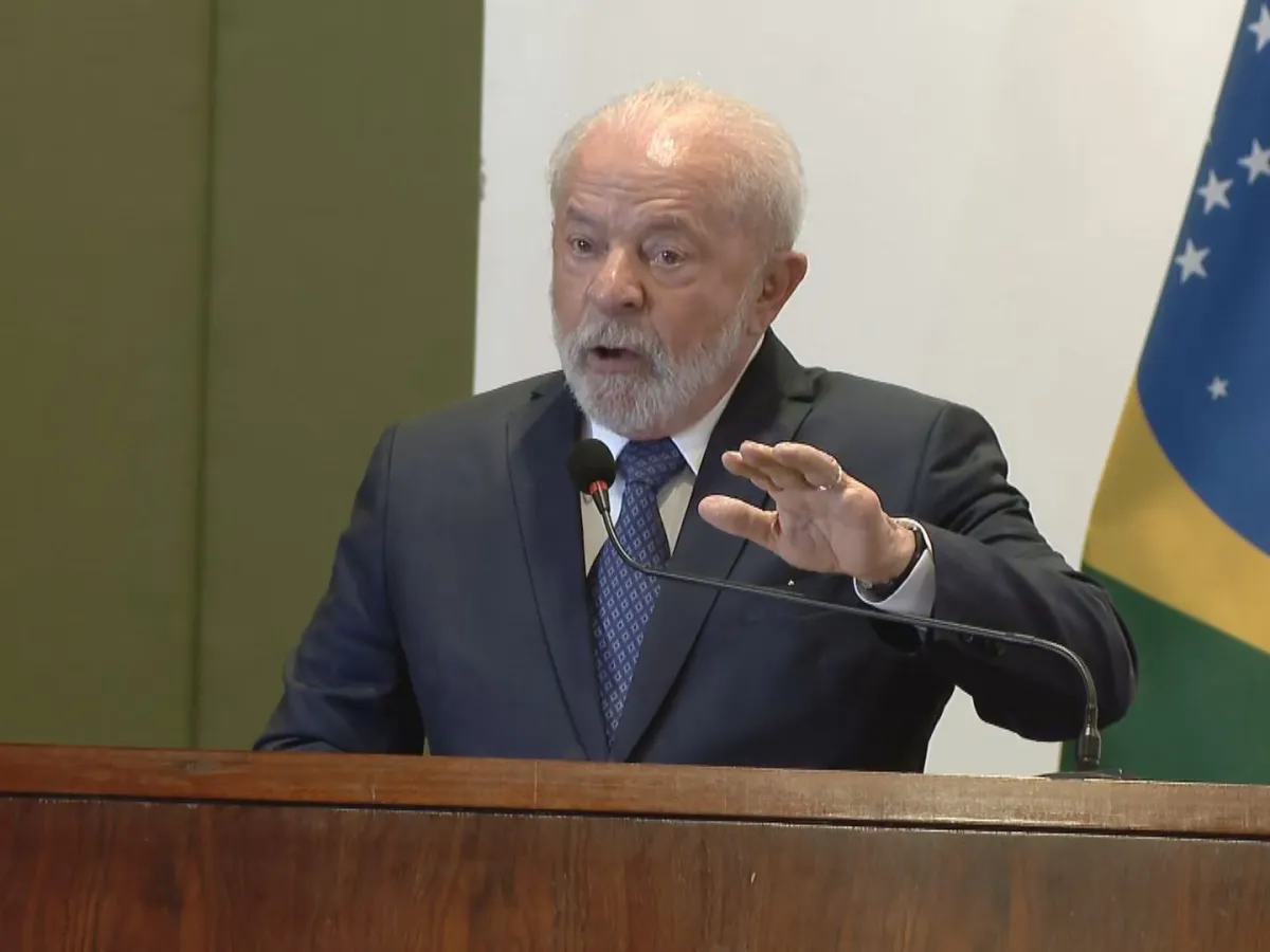 “Ninguém é obrigado a concordar”, diz Lula após críticas dos presidentes de Chile e Uruguai sobre “narrativa” e ditadura na Venezuela