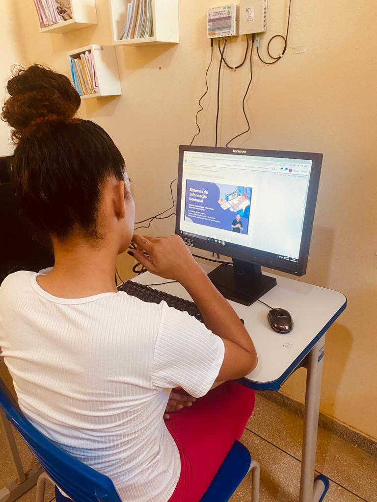 Reeducanda do Presídio Feminino de Patos-PB é aprovada no ENEM e consegue bolsa de estudos para cursar Administração. Ouça