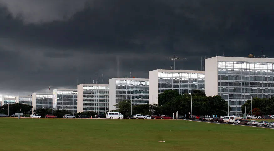 Câmara aprova texto-base da medida provisória que mantém número de ministérios do governo Lula