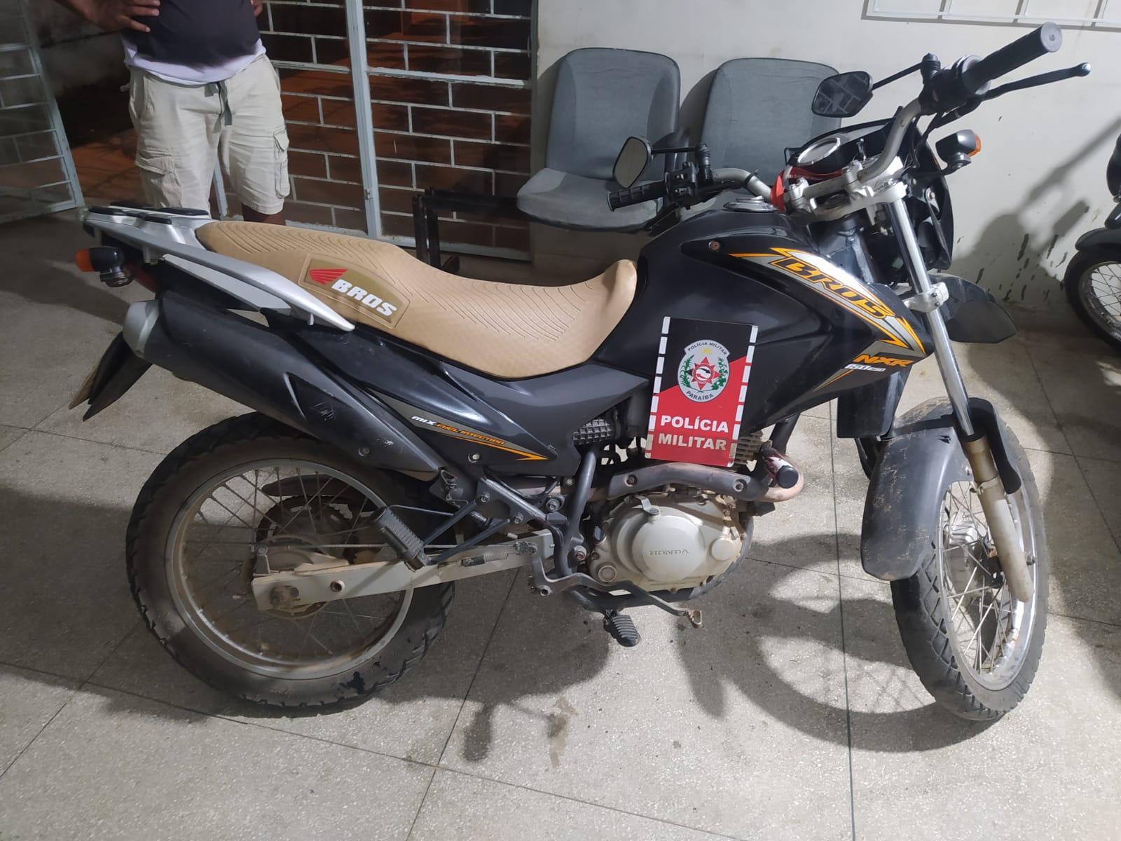 Polícia Militar apreende neste domingo (04), motocicleta com sinais identificadores adulterados em Cacimbas-PB