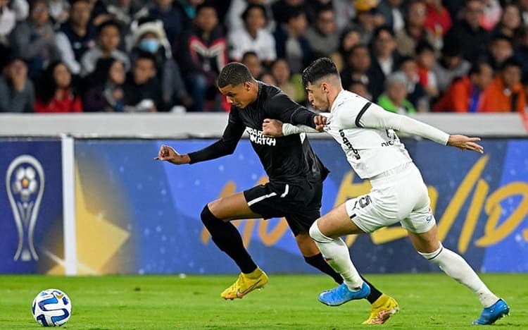 Perri salva no fim, Botafogo empata com a LDU em Quito e mantém liderança do grupo na Sul-Americana