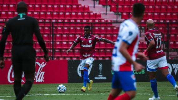 Silvio Romero desperdiça pênalti após cavadinha, e Fortaleza perde os 100% na Sul-Americana para o Estudiantes de Mérida