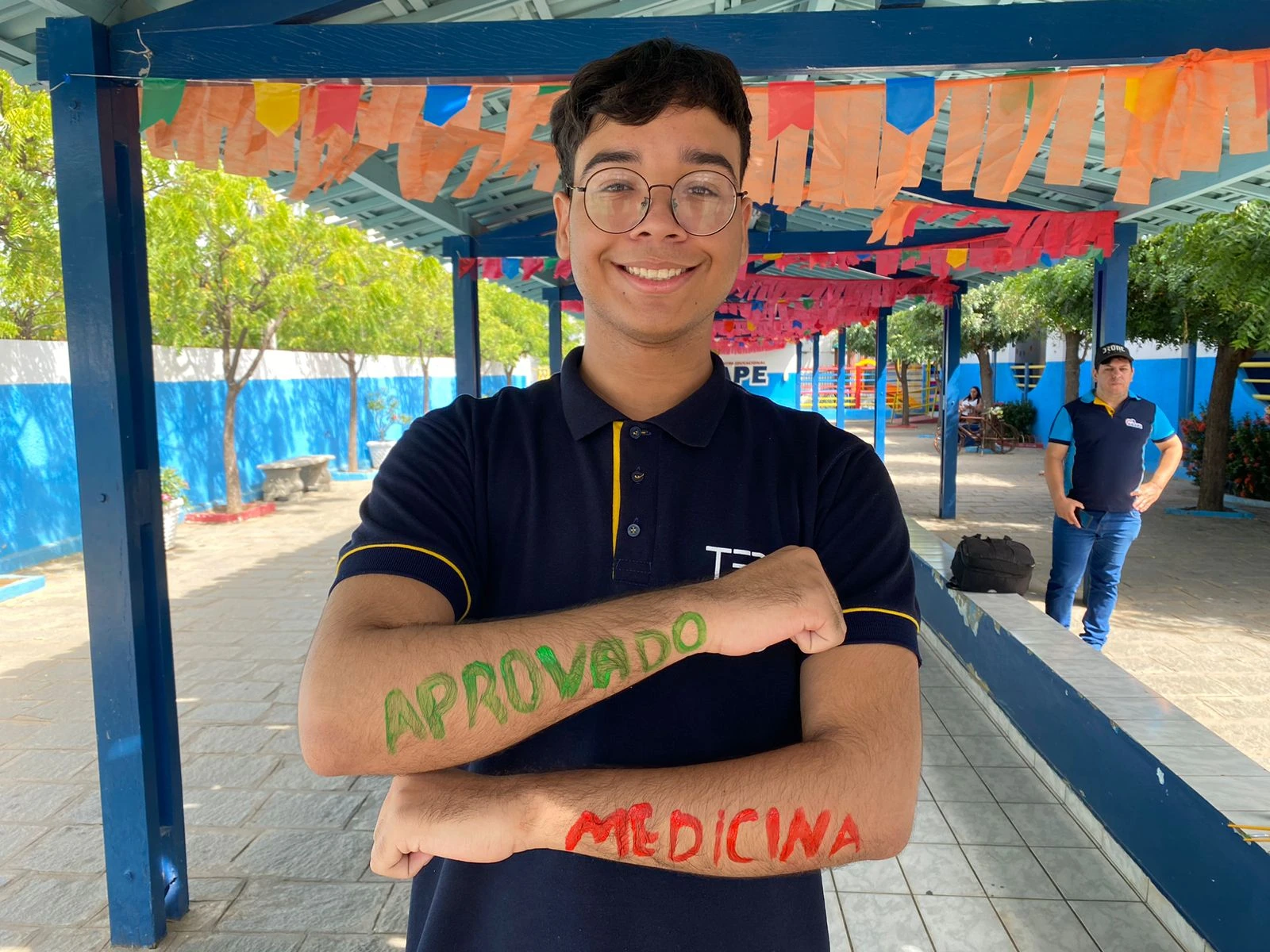 APROVADO: Jovem aluno do Colégio Ágape recebe como presente de aniversário aprovação para Medicina