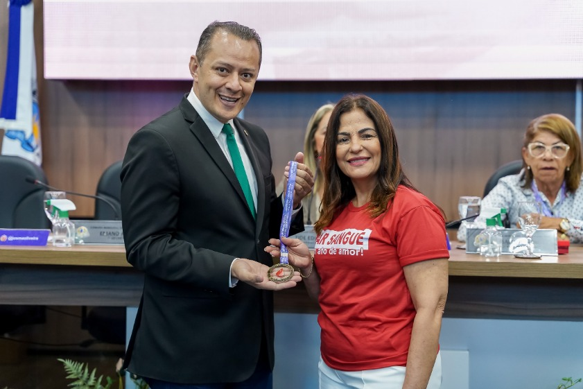 Em Sessão Solene: Câmara Municipal homenageia doadores de sangue de Patos