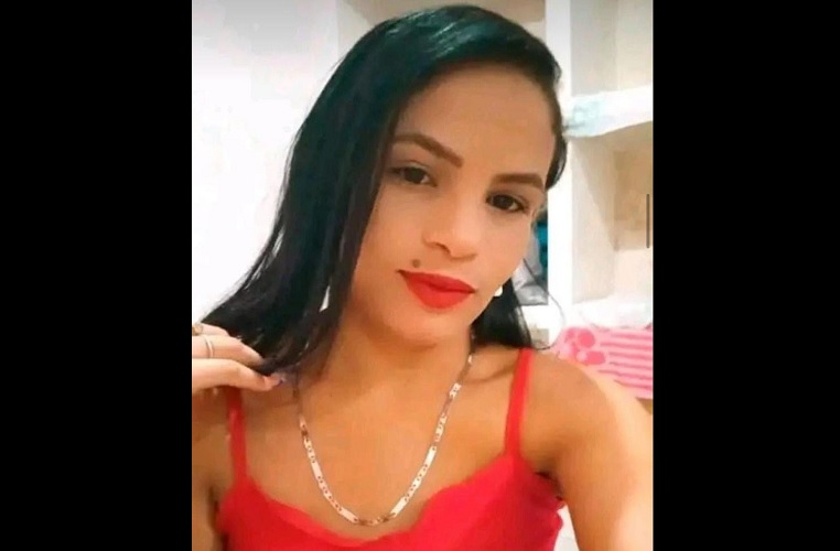 Mulher que já perdeu 4 irmãos assassinados, é morta a tiros ao sair de bar, em Monteiro