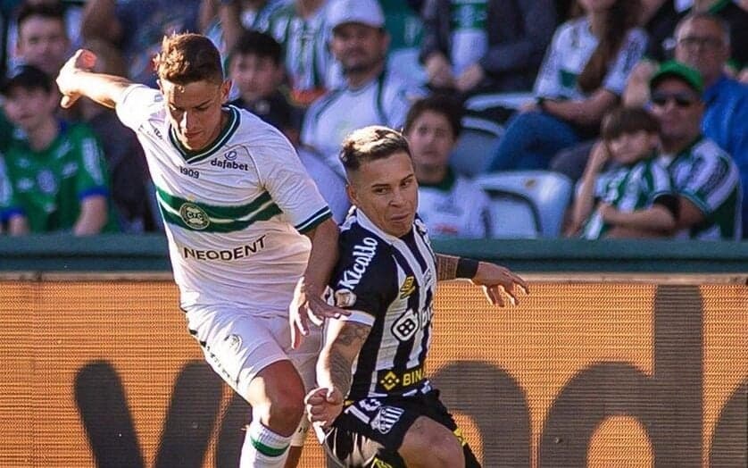 Crise segue! Santos não cria, empata com o lanterna Coritiba pelo Brasileirão e chega a oito jogos sem vencer