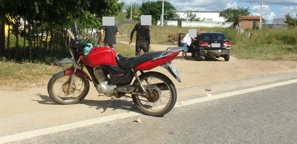 Colisão envolvendo carro e moto deixa uma pessoa ferida, no Vale do Piancó