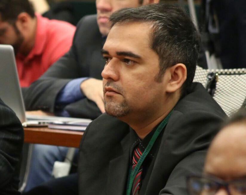 Secretário parlamentar, Gilclécio Lucena, recebe presidente da UNAMEC em Brasília