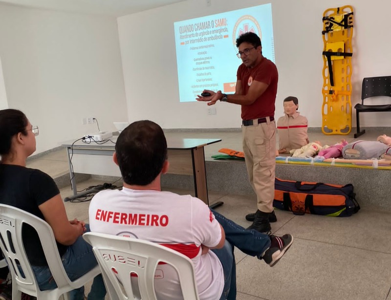 Profissionais de saúde de Matureia-PB participam de treinamento de suporte pré-hospitalar. Base será inaugurada