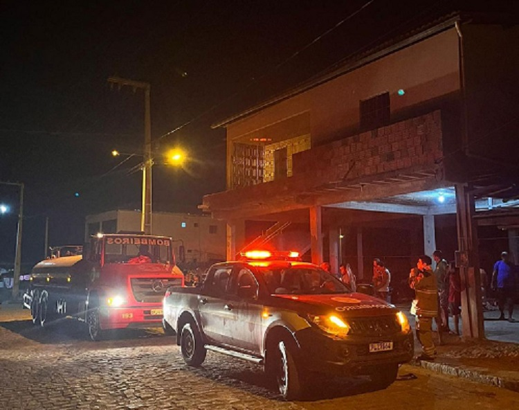 Suspeito de ameaçar esposa e filho e atear fogo em casa, na região de Catolé do Rocha, é detido pela PM