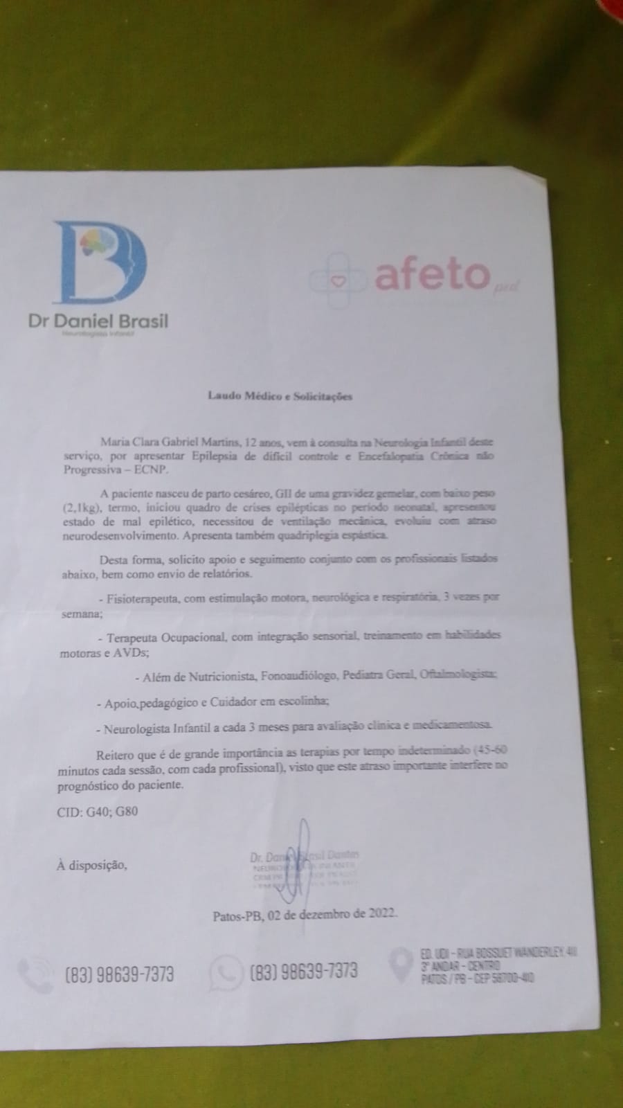 Mãe pede ajuda para comprar cadeira de rodas adaptada para filha com microcefalia. Confira