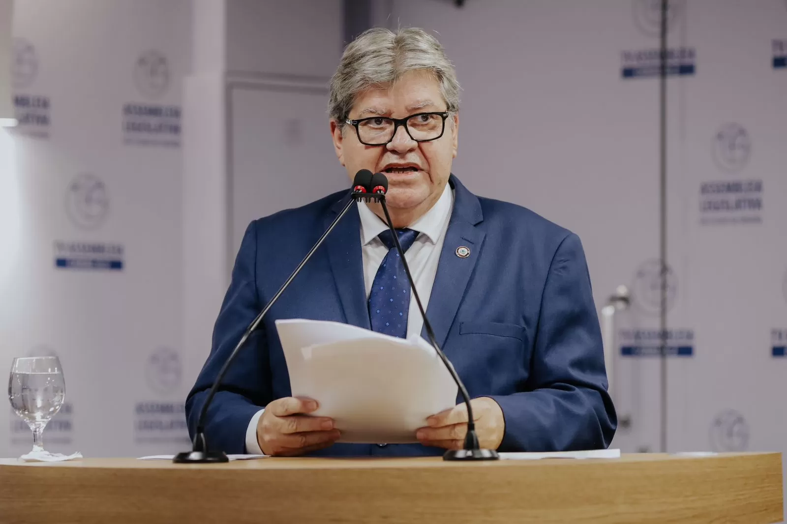 Após cirurgia cardíaca, João Azevêdo recebe alta do Hospital Metropolitano