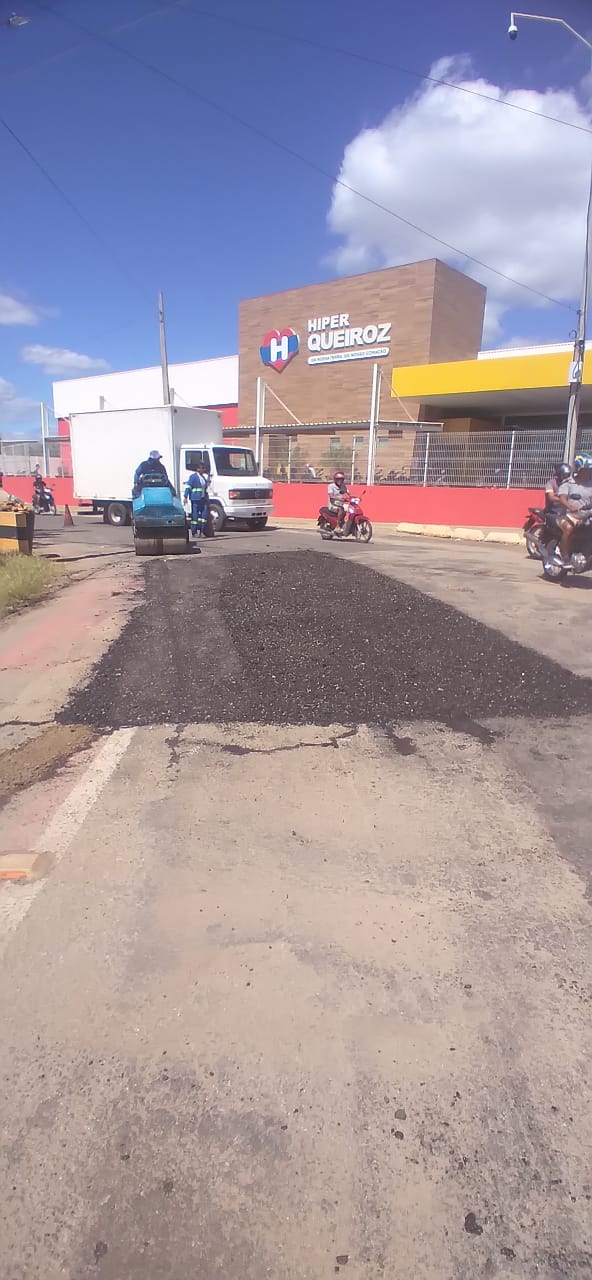 DER-PB realiza operação tapa-buracos no Binário do Jatobá, na manhã desta sexta-feira (16)