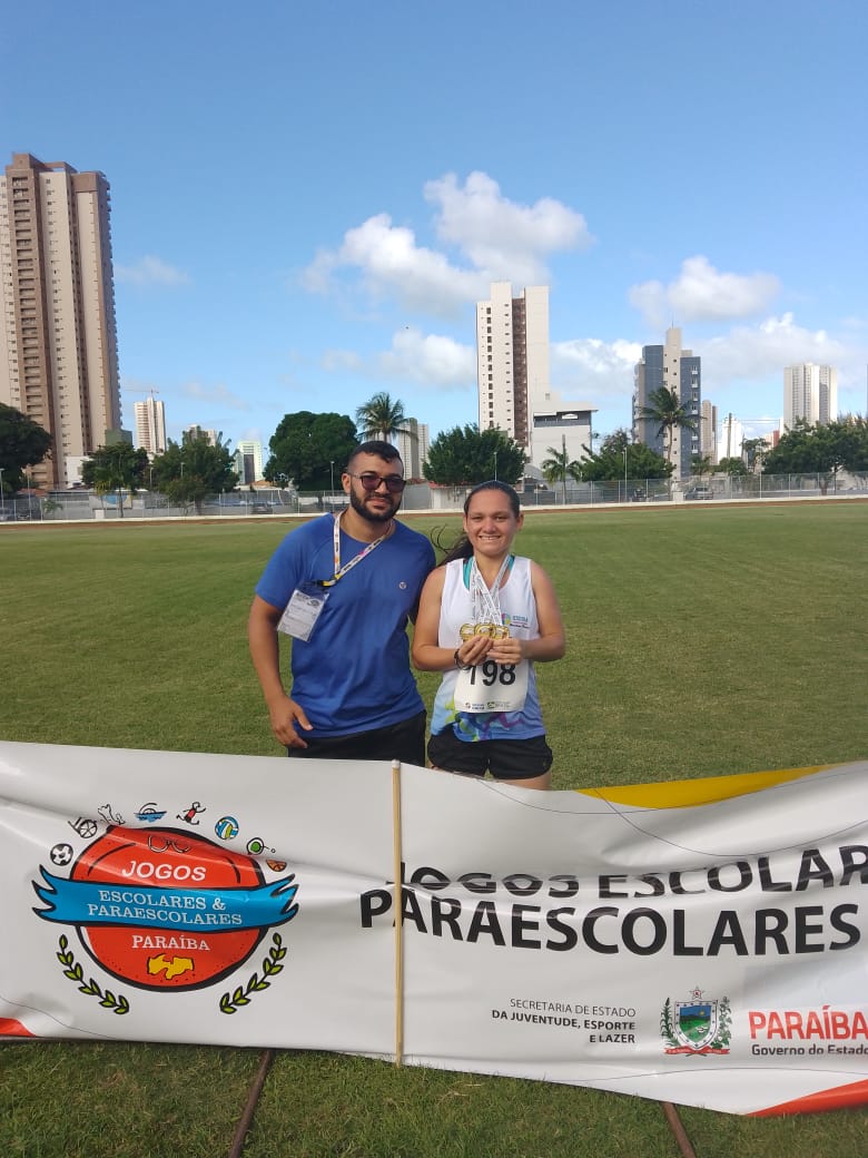 Aluna de Quixaba conquista três medalhas de ouro nos Jogos Paraescolares em João Pessoa