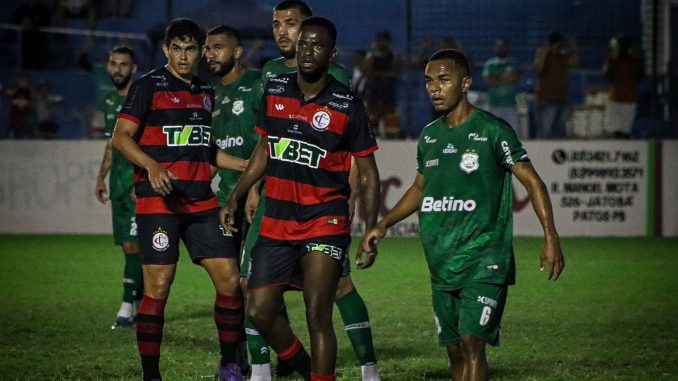 Nacional de Patos bate o Campinense por 2 a 1, assume liderança do grupo na Série D e joga a Raposa para a vice-lanterna