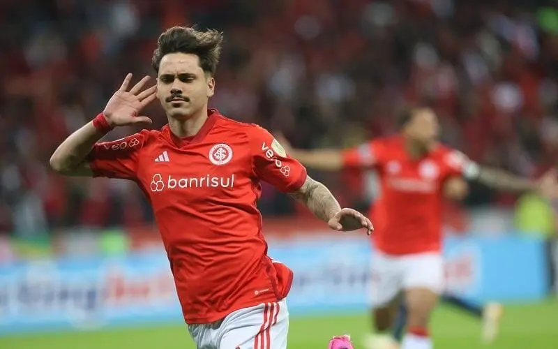 Internacional faz primeiro tempo fulminante, vence Independiente Medellín e está nas oitavas da Libertadores