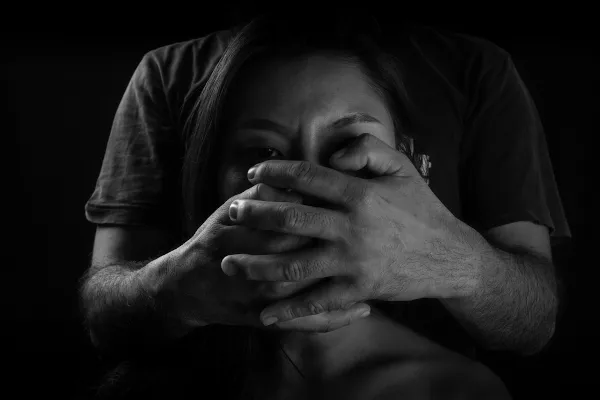 Mais violência contra o público feminino na PB: Mulher é sequestrada e vítima de estupro coletivo