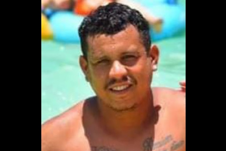 Homem é assassinado a tiros dentro de sua residência, no Sertão