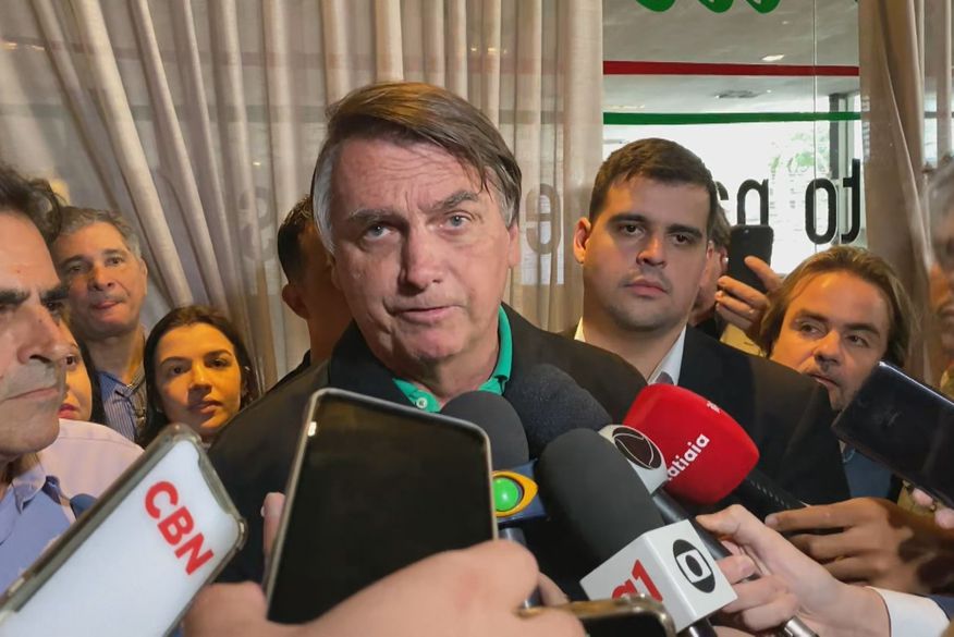 “Hoje levei uma facada nas costas”, diz Bolsonaro após ficar inelegível pelo TSE