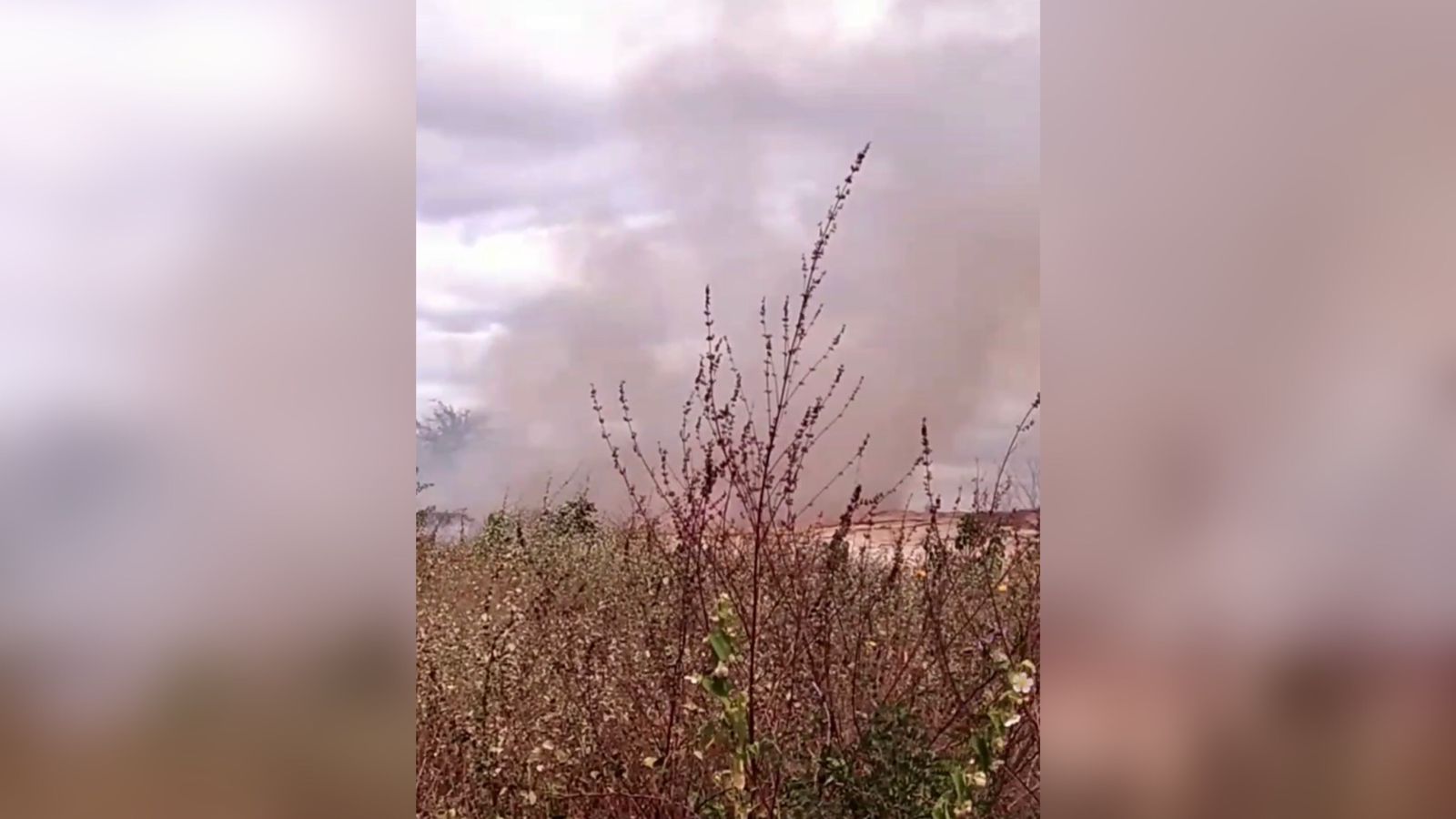 Moradora denuncia incêndios criminosos em terreno baldio no bairro Rua Manoel Meira, em Patos; secretária de Meio Ambiente diz que irá autuar responsáveis