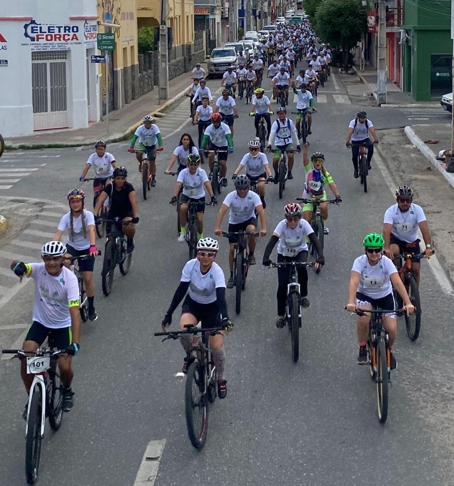 Pedal Cooperativo em Patos promove saúde, bem-estar e arrecadação de alimentos para instituição local