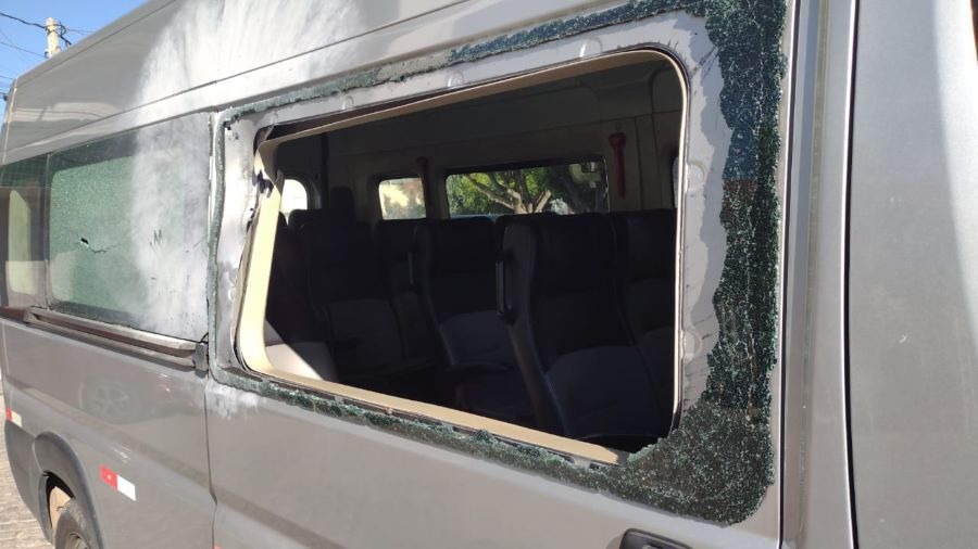 Ataque covarde interrompe viagem de transporte de pacientes em Patos