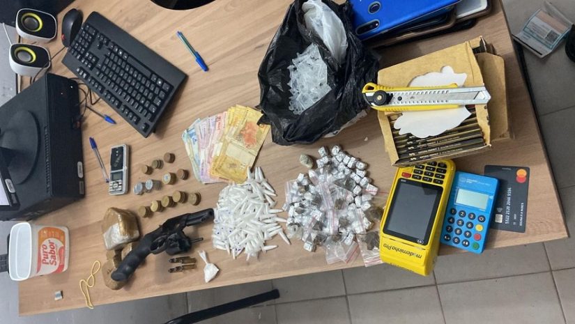 No Sertão: Operação das Polícias Civil e Militar prendeu 6 pessoas e apreendeu cerca de R$ 14 mil, além de armas, drogas e munições