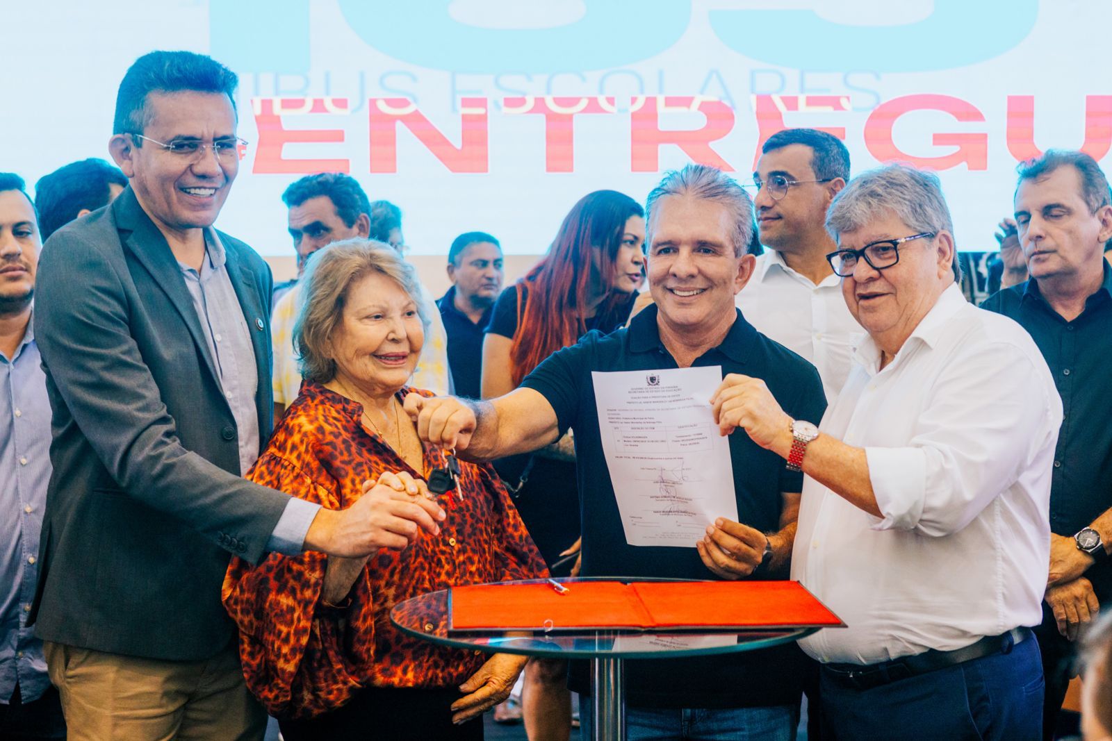 Deputada Francisca Motta garante cinco novos ônibus escolares para o Sertão