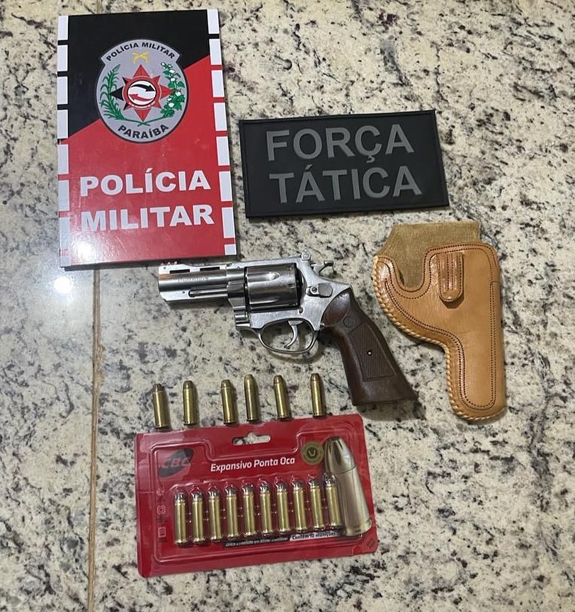 Polícia Militar apreende arma de fogo durante barreira policial no Sertão da Paraíba