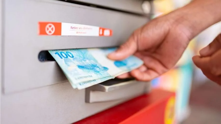 Em Patos: Internauta denuncia mudança de conta bancária de aposentada sem aviso prévio e relata transtornos para receber valores