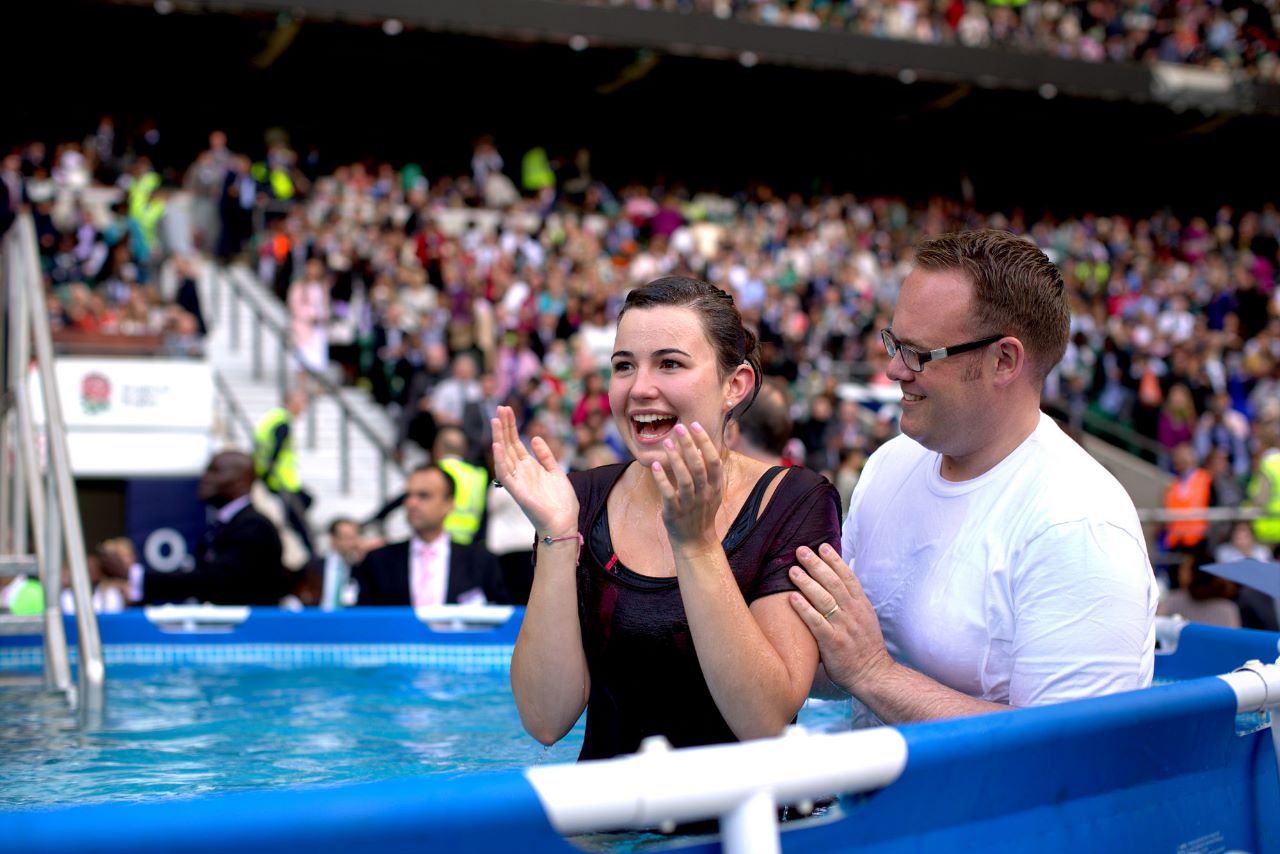 Testemunhas de Jeová voltam a realizar grandes congressos em 2023