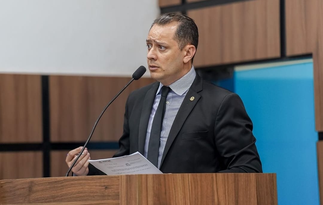 Vereador Josmá Oliveira critica valor dos salários dos vereadores de Patos-PB, pagos pela população, e considera um absurdo diante do salário mínimo