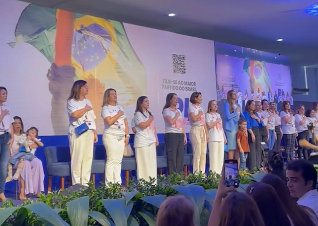 Em videochamada com mulheres da Paraíba, Bolsonaro centra críticas ao governo Lula