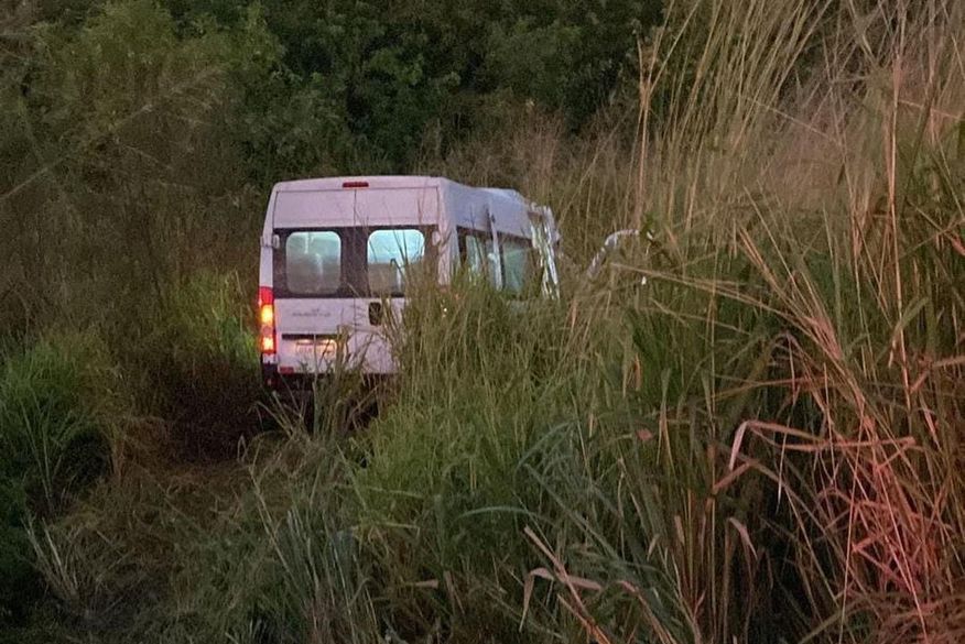 Bebê e criança de seis anos estão entre as vítimas de acidente com van da Prefeitura de Conceição; um homem está internado em estado grave