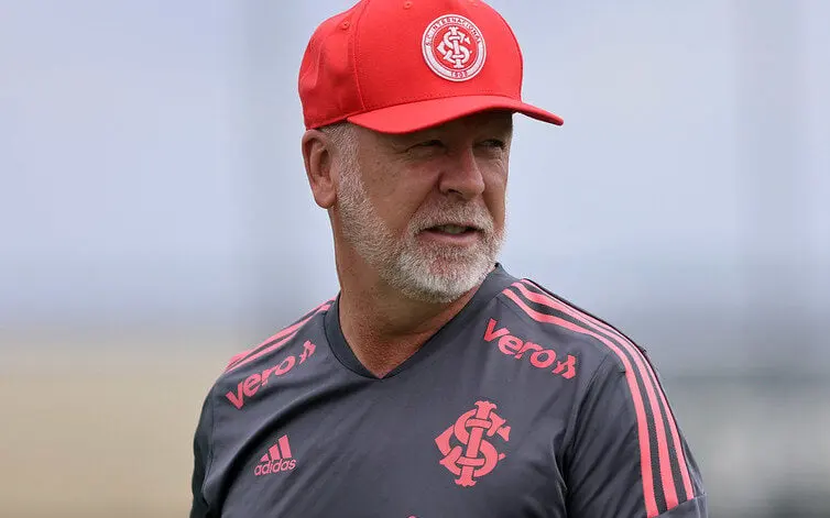 Mano Menezes deixa o comando do Internacional 