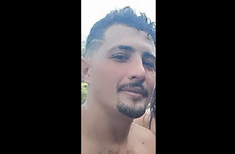 Homem é assassinado a tiros em frente à sua residência, na cidade de São Bento