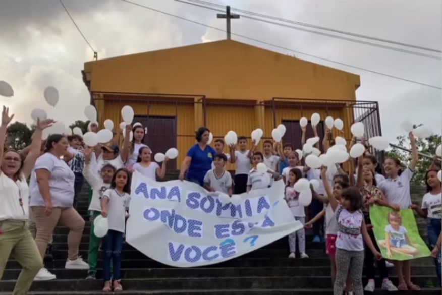 Alunos e professores fazem homenagem a menina desaparecida em Bananeiras: 
