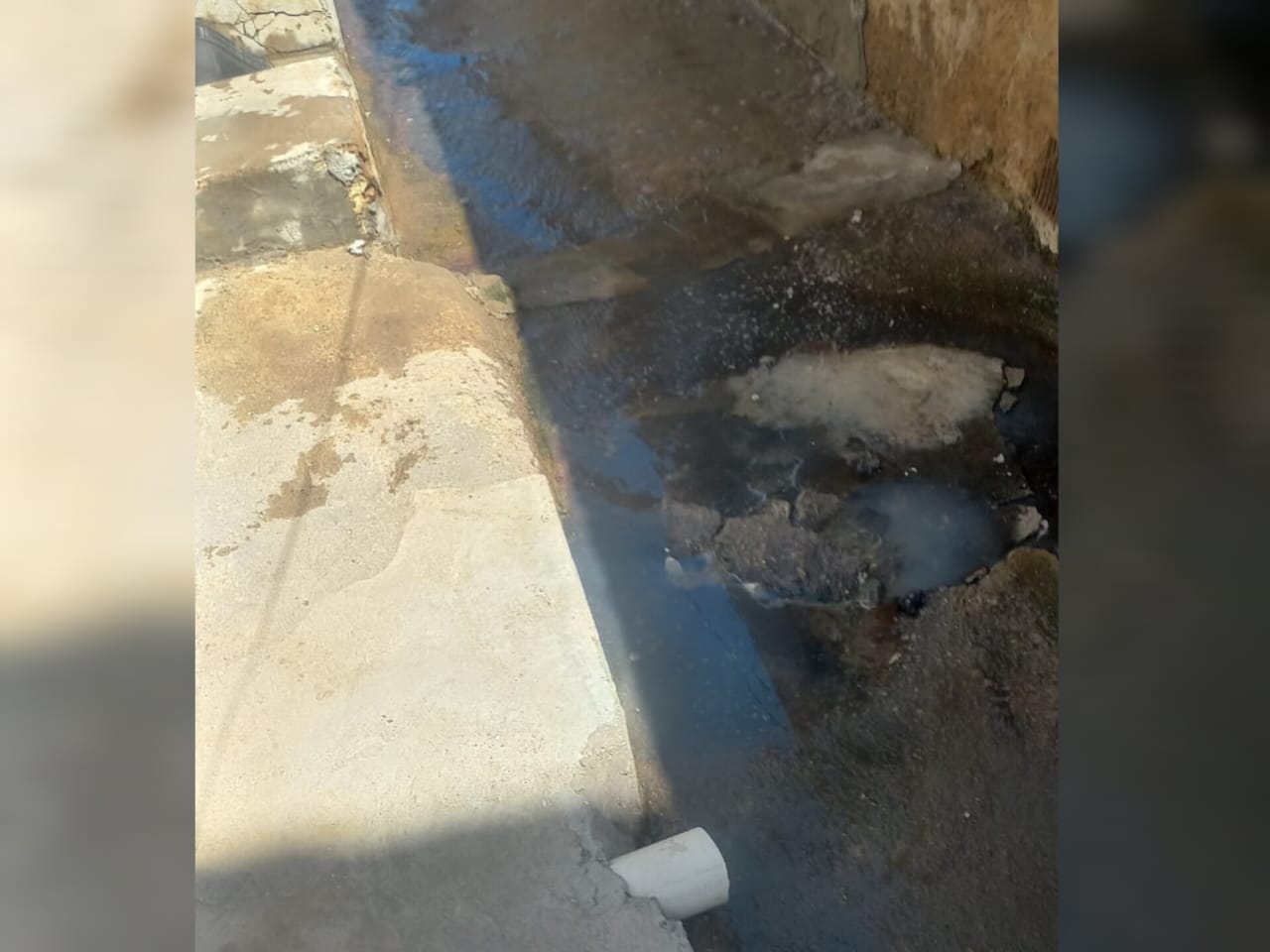 População faz apelo aos órgãos responsáveis diante de problemas em galeria há quase 5 meses no Monte Castelo; Prefeitura diz que agilizará demanda