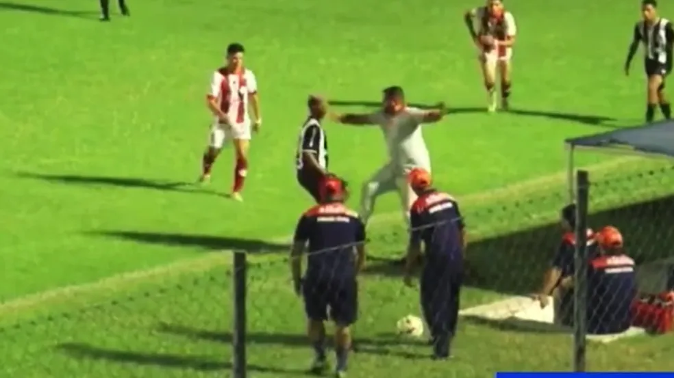 Técnico Sub-20 do Esporte de Patos é afastado após agredir jogador do Treze em jogo do Paraibano; veja o vídeo