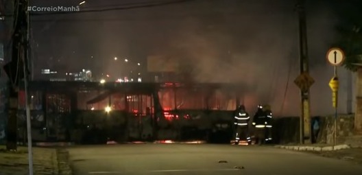 Motorista de ônibus incendiado, segue em estado grave no Hospital de Trauma de João Pessoa