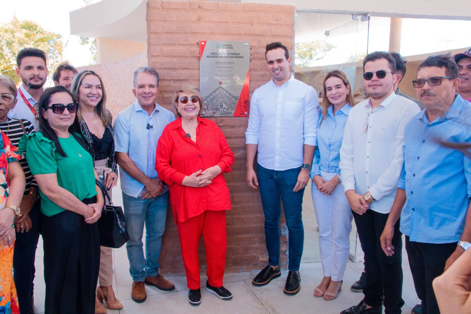 Acompanhado do prefeito Nabor, Governador em exercício inaugura revitalização do Parque Religioso Cruz da Menina