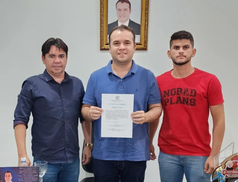 Prefeito Dr. Jefferson assinou ordem de serviço para retomada das obras da Creche Modelo, em São Mamede