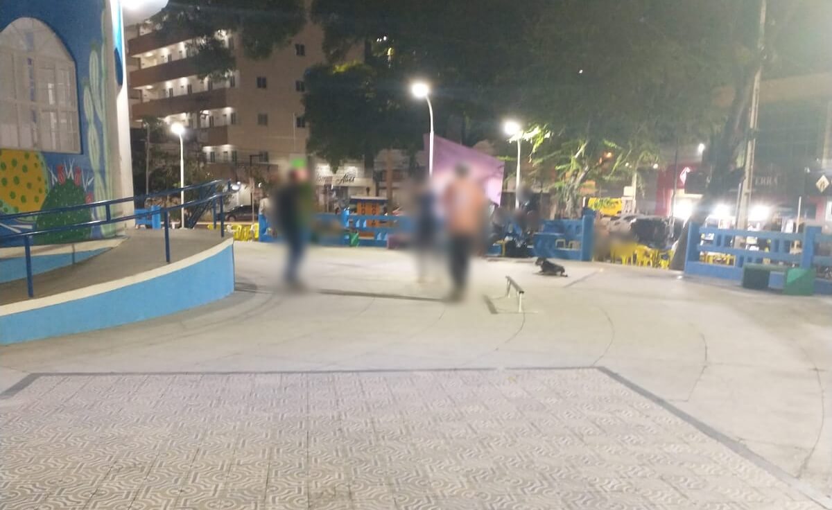 Cidadão relata transtornos com skatistas na Praça Getúlio Vargas, em Patos