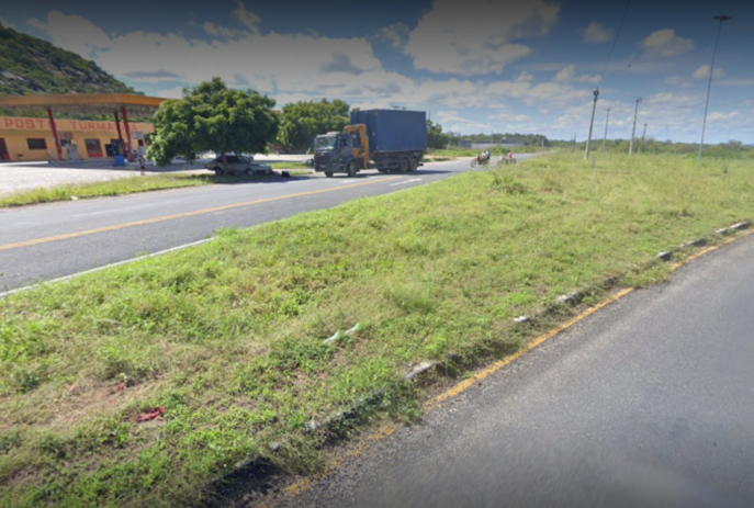 Mulher morre e filho fica ferido em colisão entre moto e carro no Sertão da Paraíba