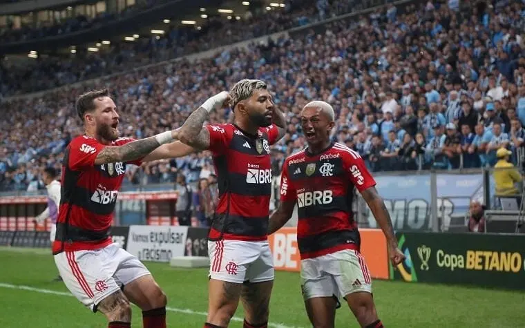 Flamengo vence o Grêmio fora de casa e abre boa vantagem por vaga na final da Copa do Brasil