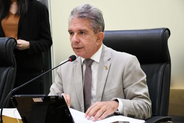 Prefeito de Patos destaca apoio da gestão aos clubes profissionais da cidade e ao esporte local